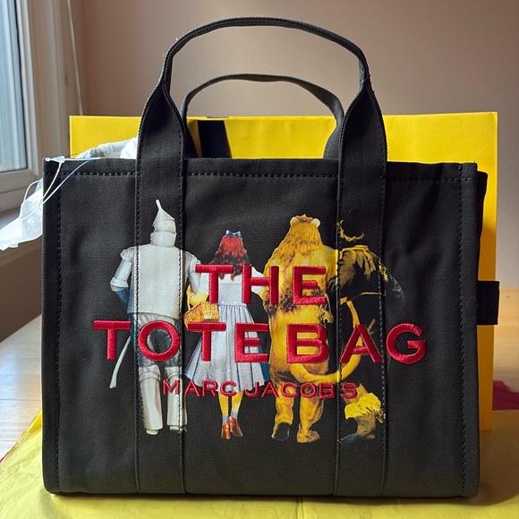 👠 MARC JACOBS X WIZARD OF OZ THE FRIENDS OF DORTHY CANVAS MEDIUM TOTE BAG  👠NWT👠 - Picture 15 of 16